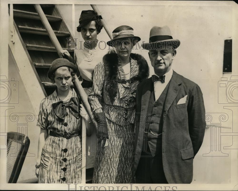 1934 Press Photo Andre De Laboulaye French Ambassador to US &amp; His Family - Historic Images