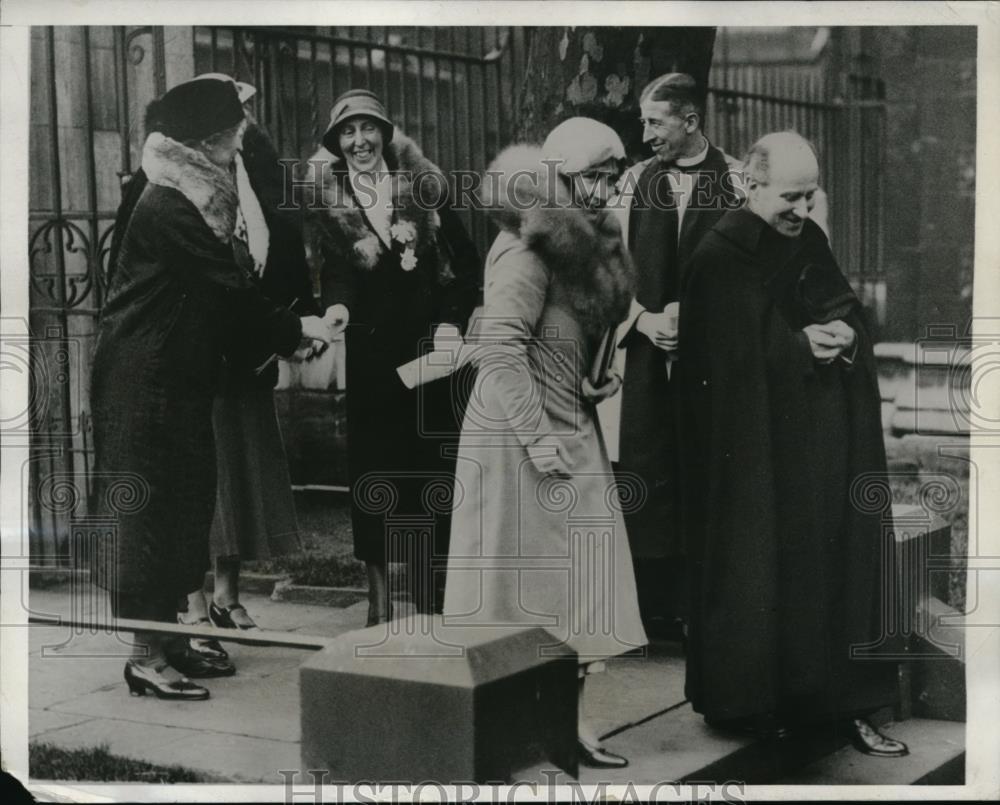 1933 Press Photo Duchess of York at Southwark Cathedral - Historic Images