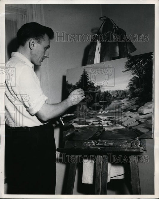 1956 Press Photo Detroit Roger deGroote a janitor at Parke davis & Company - Historic Images