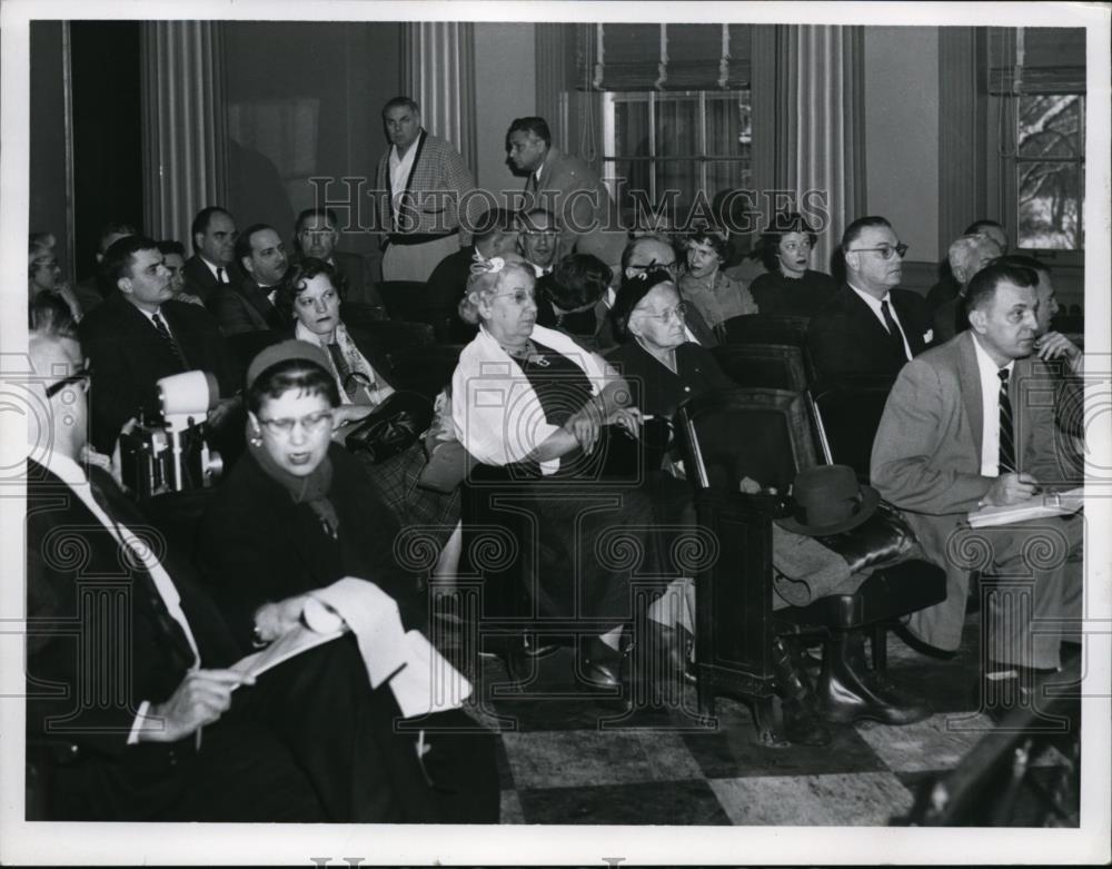 1958 Press Photo Shaker Heights Ohio Business Owners, Civic Leaders Meeting - Historic Images