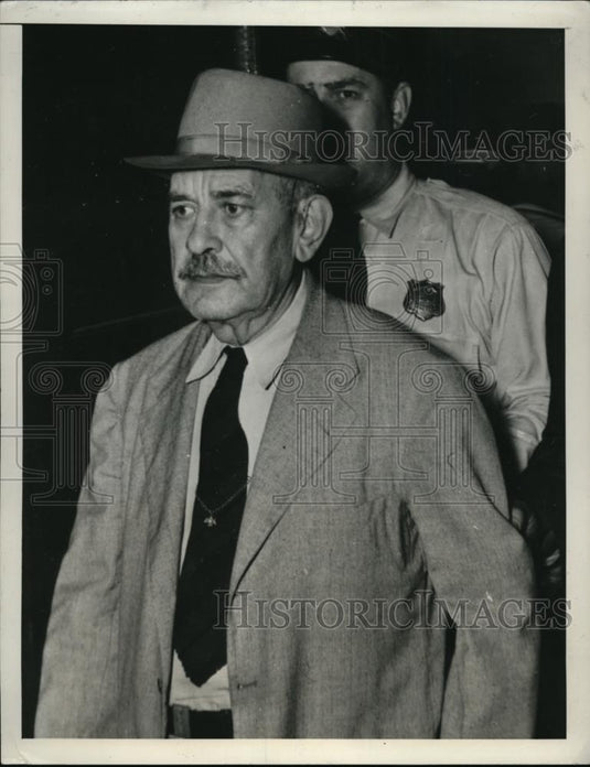 1940 Press Photo Sam Derzis assaulted picketers was shot by them - Historic Images