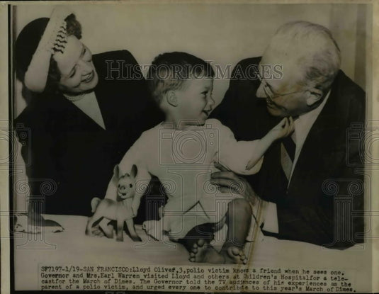 1951 Press Photo of Lloyd Oliver with Governor Earl Warren and his wife. - Historic Images