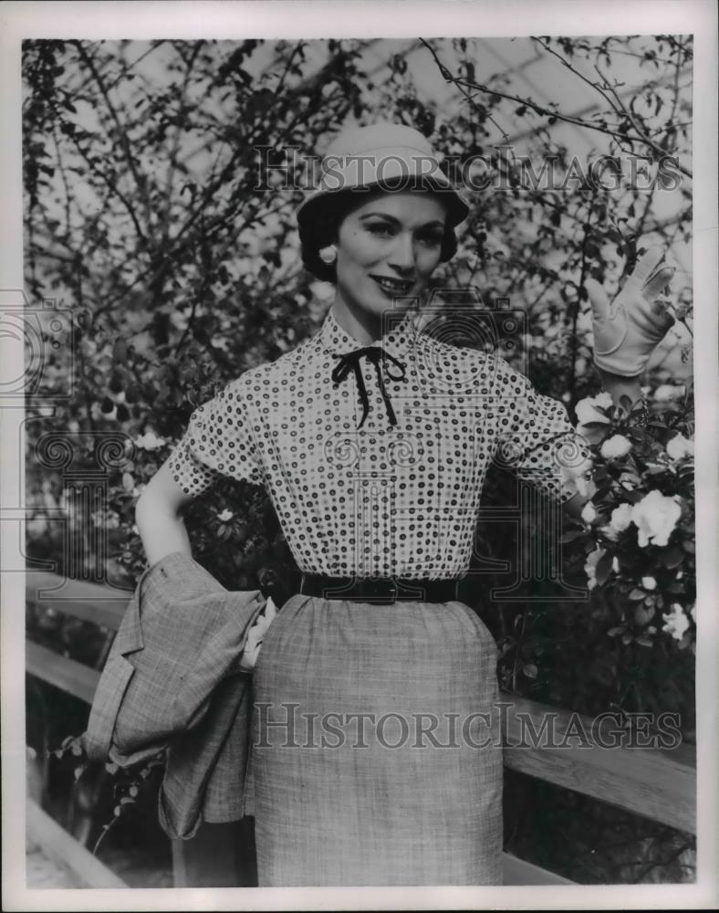 1955 Press Photo Blouse In Foulard Print Broadcloth - Historic Images