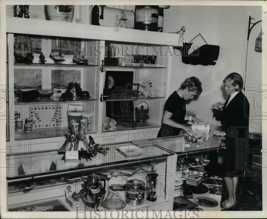 1967 Press Photo Whale's Tale, Inc. Cleveland Marine Supply Shop - Historic Images