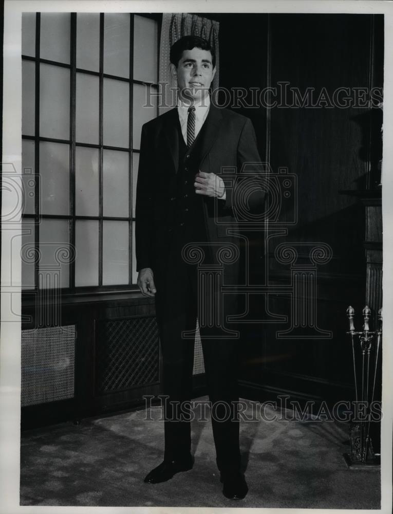 1962 Press Photo of latest fashion for men at school. - Historic Images