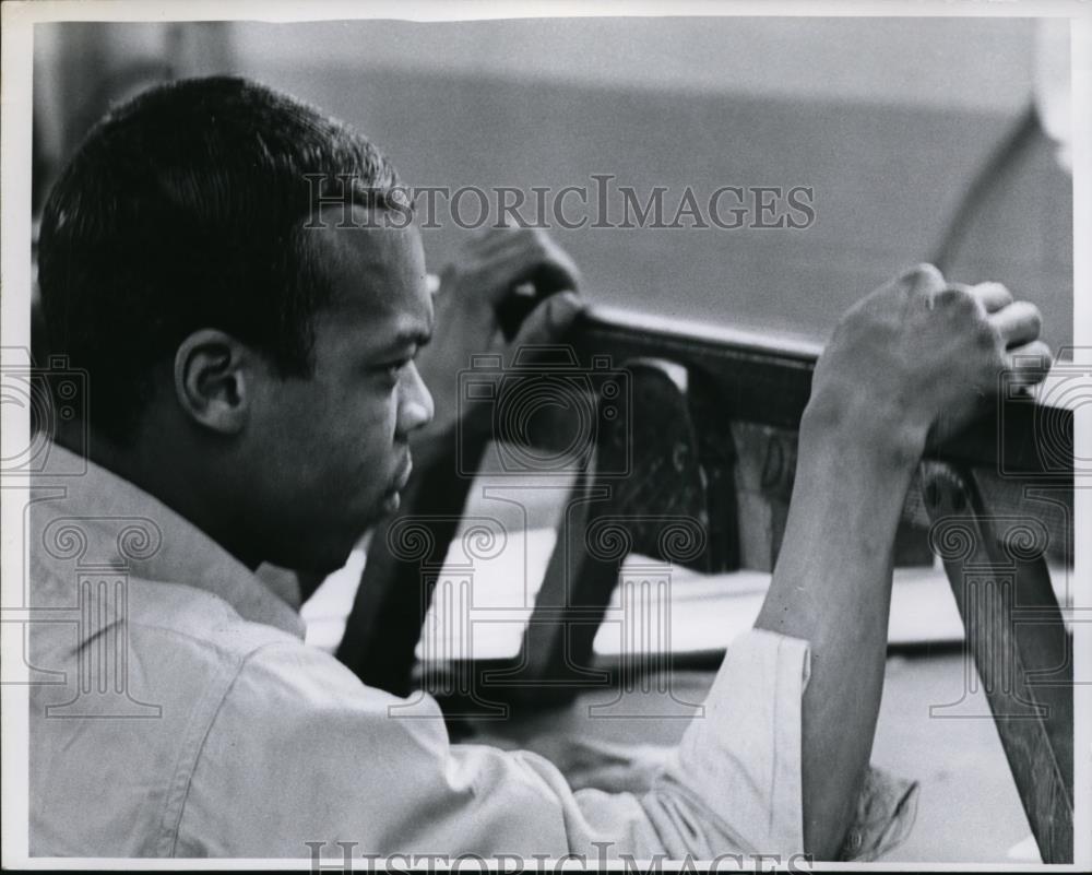 1967 Press Photo Charles Terrell Straightening Trombone Slide of Seeburg Corp. - Historic Images