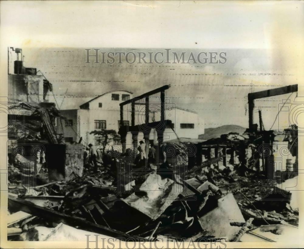 1971 Press Photo of a resort n Japan that was destroyed by fire. - Historic Images