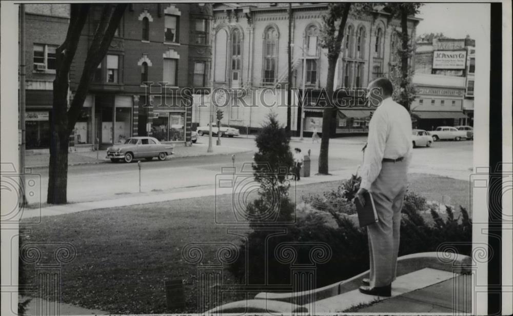 1955 Press Photo Janesville Wisconsin, Howard Boyle Jr oppose US Senator Wiley - Historic Images