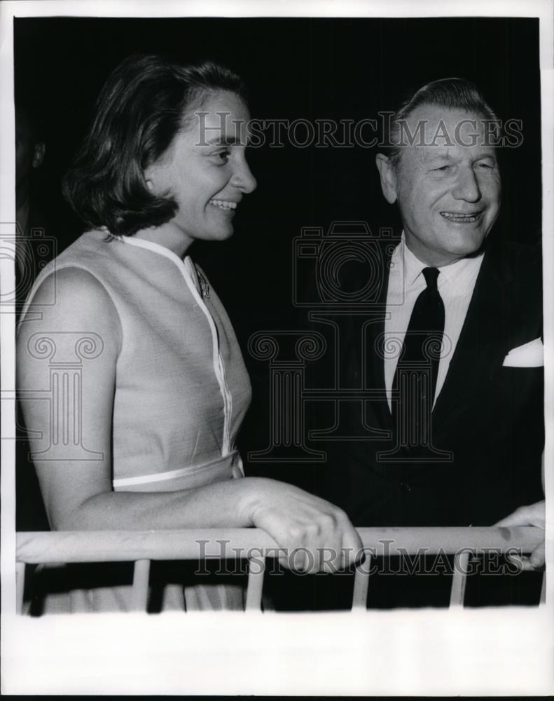 1969 Press Photo New York Gov. Nelson A. Rockefeller, and wife Happy - nee49278 - Historic Images