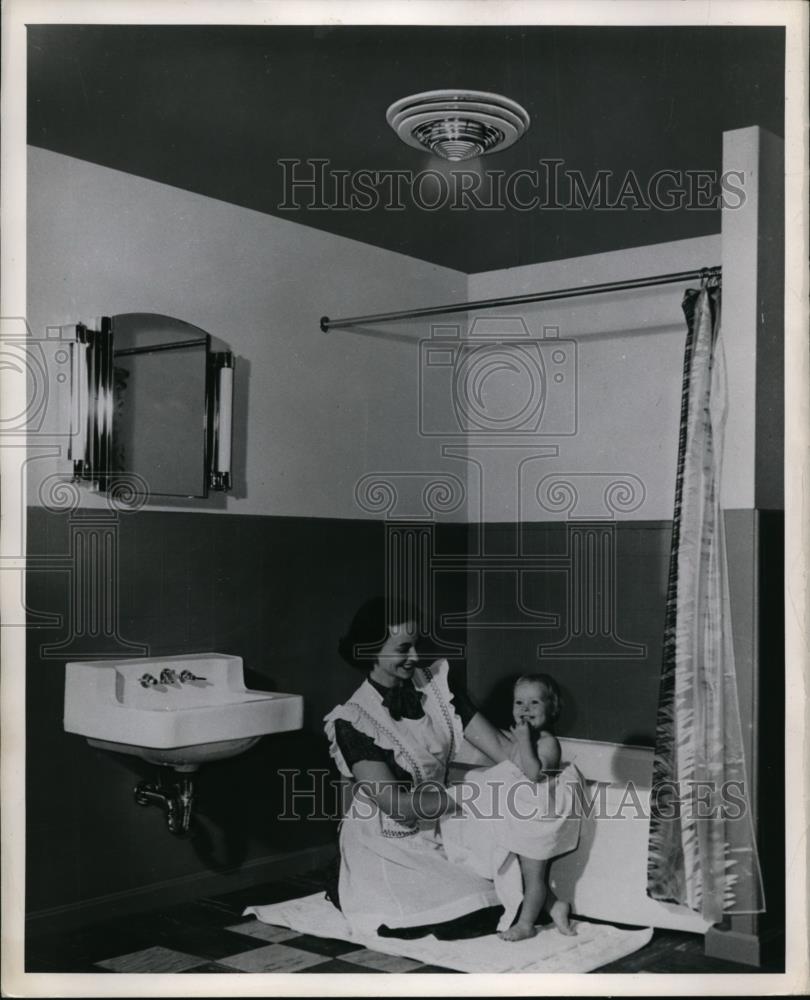 1951 Press Photo Bath Room with Heat-A-Lite Electric Ceiling Heater - Historic Images