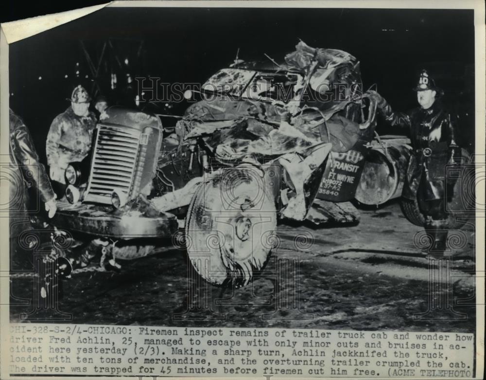 1948 Press Photo of a truck that flipped while making a sharp turn in Chicago,IL - Historic Images