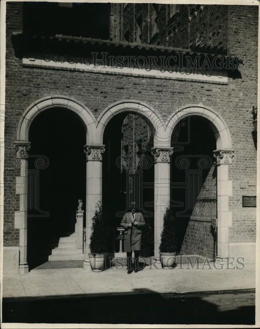 1949 Press Photo Entrance to the Warburton House - Historic Images
