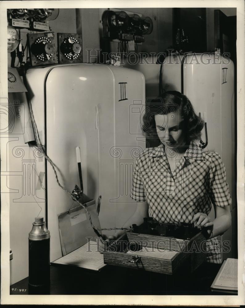 1945 Press Photo New Home Freezer has Reach In Convenience Like Refrigerator - Historic Images