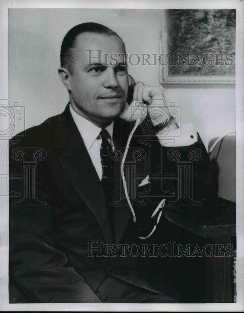 1955 Press Photo Rev Dr Robert W. Youngs Hitchcock Memorial Presbyterian Church - Historic Images