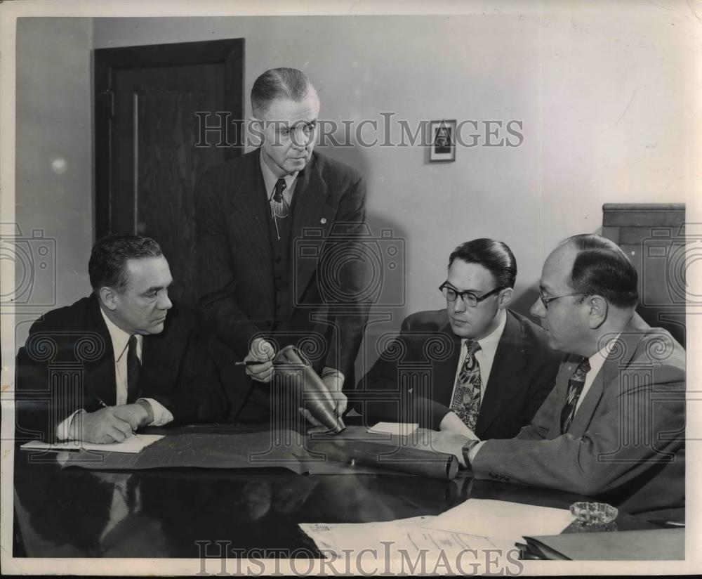 1949 Press Photo Westinghouse Research engineers to pool resources save time - Historic Images