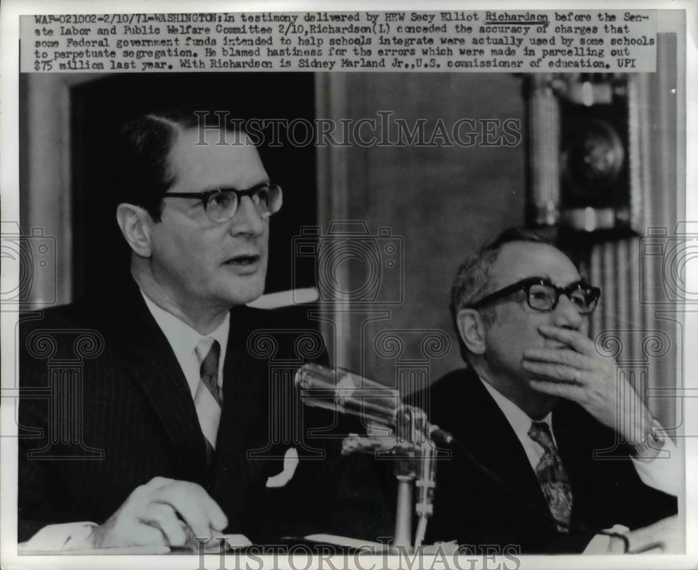 1971 Press Photo of HEW Sec. Elliot Richardson before the Senate. - Historic Images