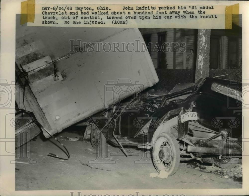 1948 Press Photo Truck Crushes Car in Accident, Dayton Ohio - Historic Images