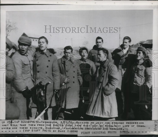 1954 Press Photo Americans & Koreans Wait To Join The Strange Procession - Historic Images