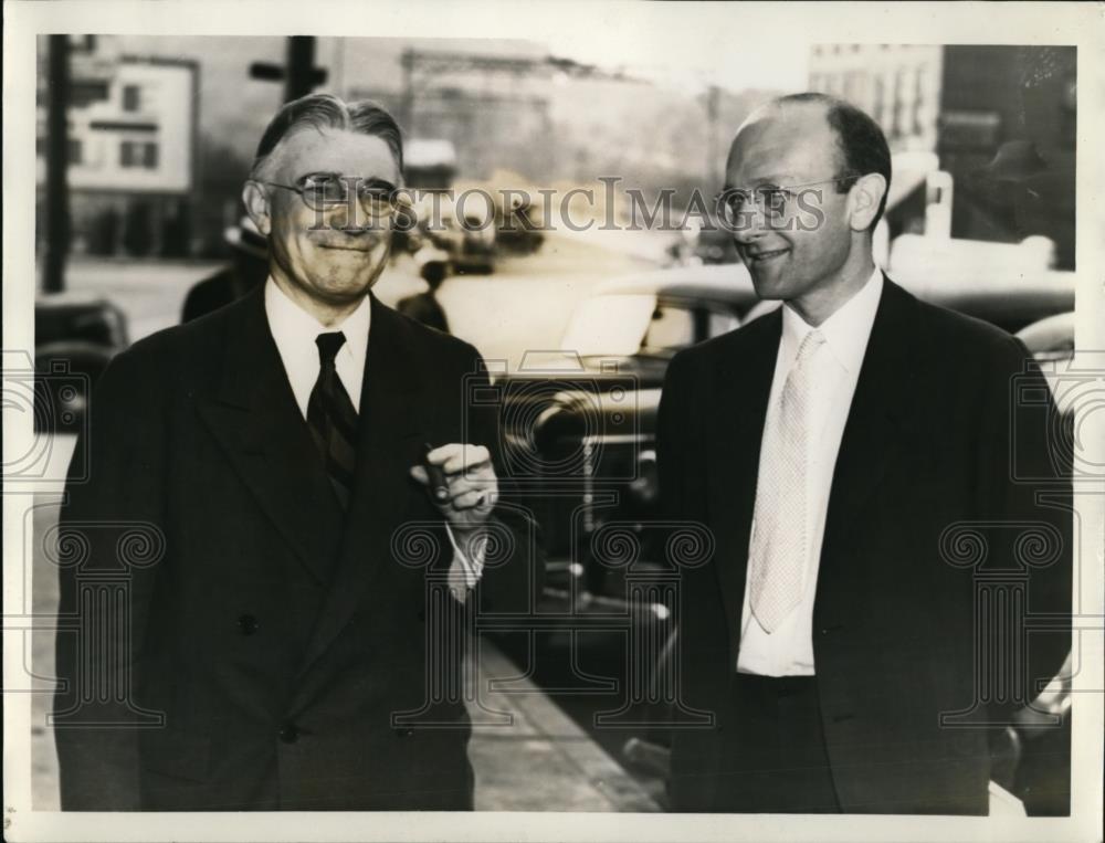 1938 Press Photo Rep Charles A Wolverton talks with David Lilienthal before tour - Historic Images