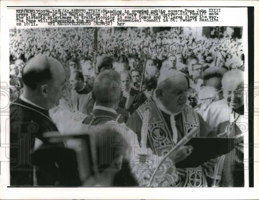 1962 Press Photo Pope John XXIII Prays at Marian Shrine of Loreto, Italy - Historic Images