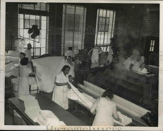 1955 Press Photo Lutheran City Hospital Laundry - Historic Images