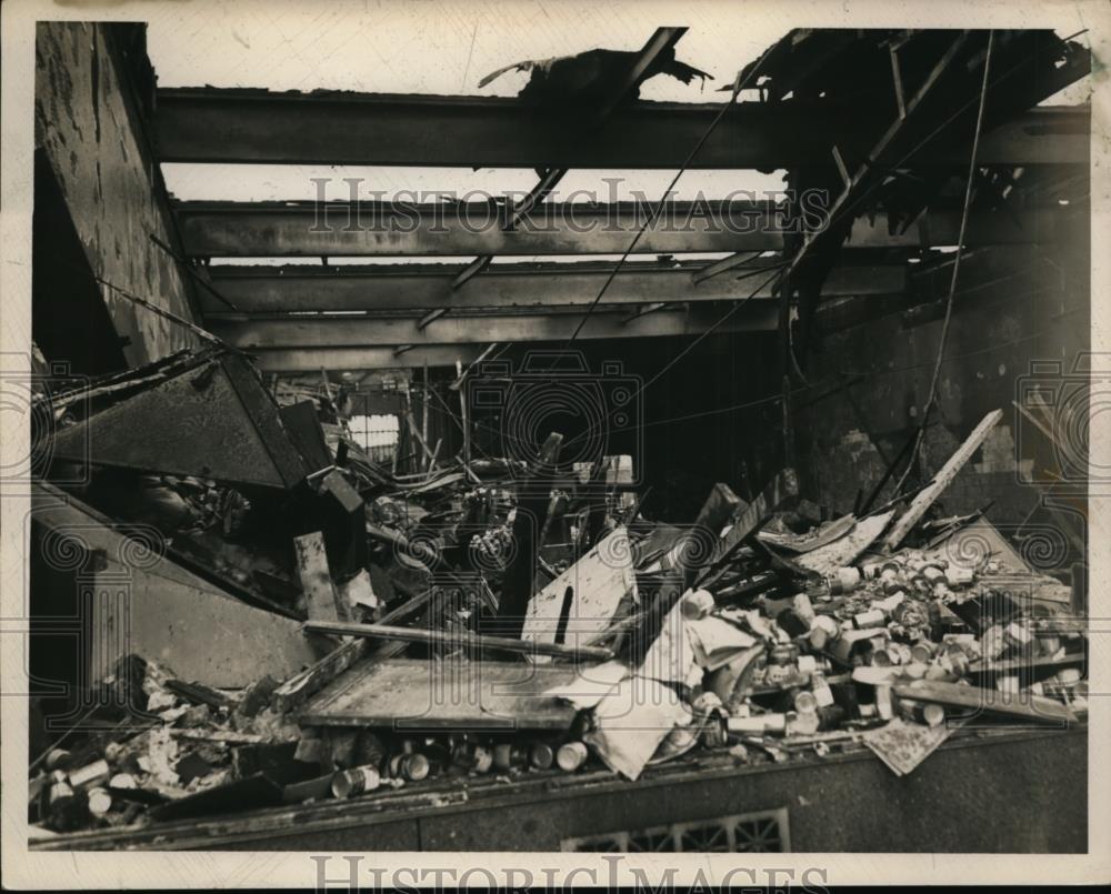 1949 Press Photo Trash, Litter, Junk - nee47762 - Historic Images