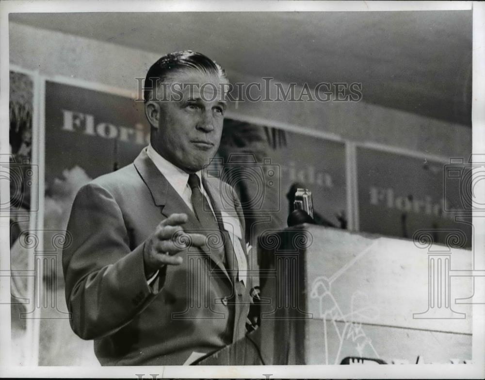 1965 Press Photo Governor George Romney of Michigan at news conference. - Historic Images