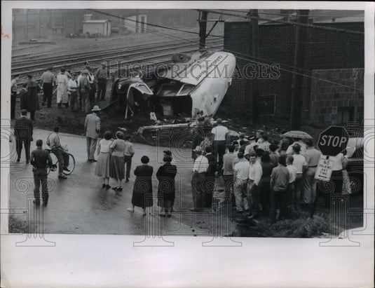1955 Press Photo of Cleveland ambulance that rolled over. - Historic Images