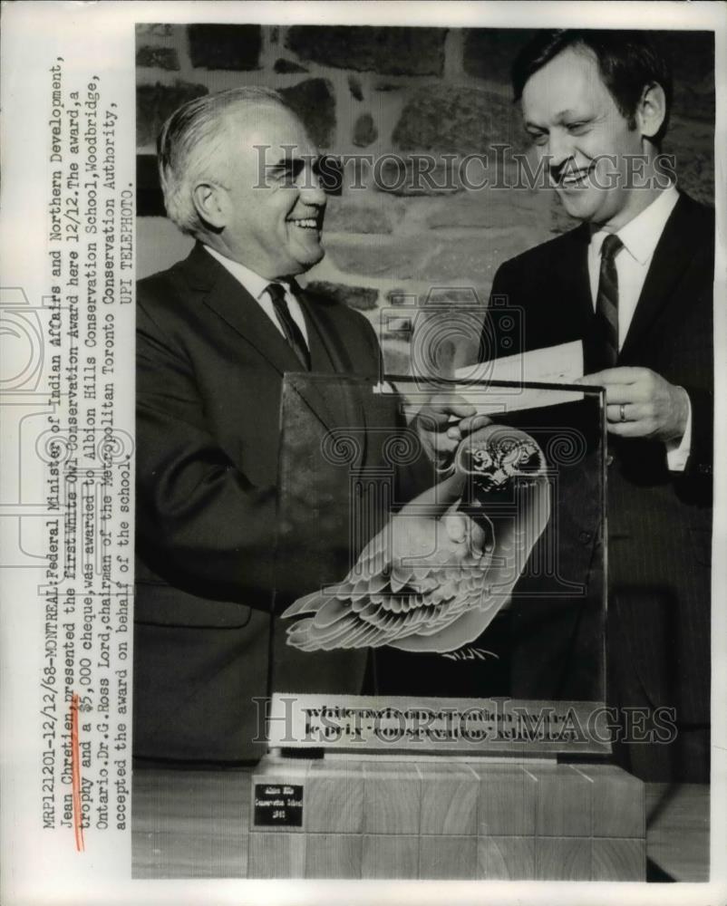 1968 Press Photo Indian Minister Jean Chretien Presents Award to Dr G. Ross Lord - Historic Images