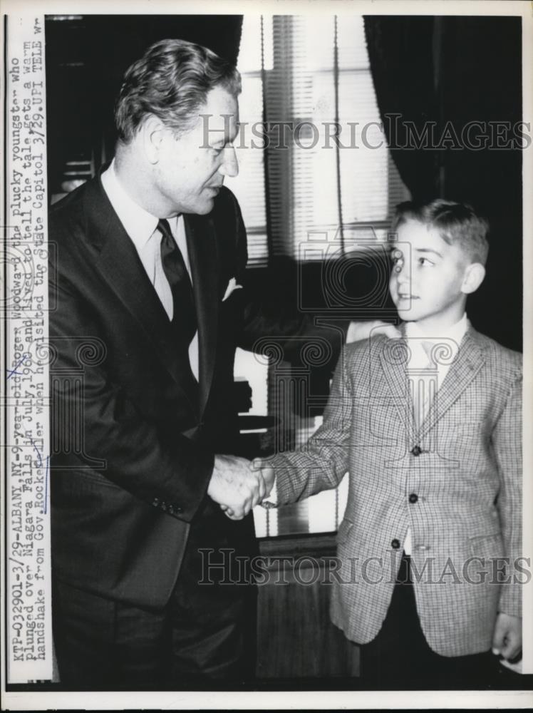 1962 Press Photo Roger Woodward, Gov. Rockefeller in Albany, New York - Historic Images