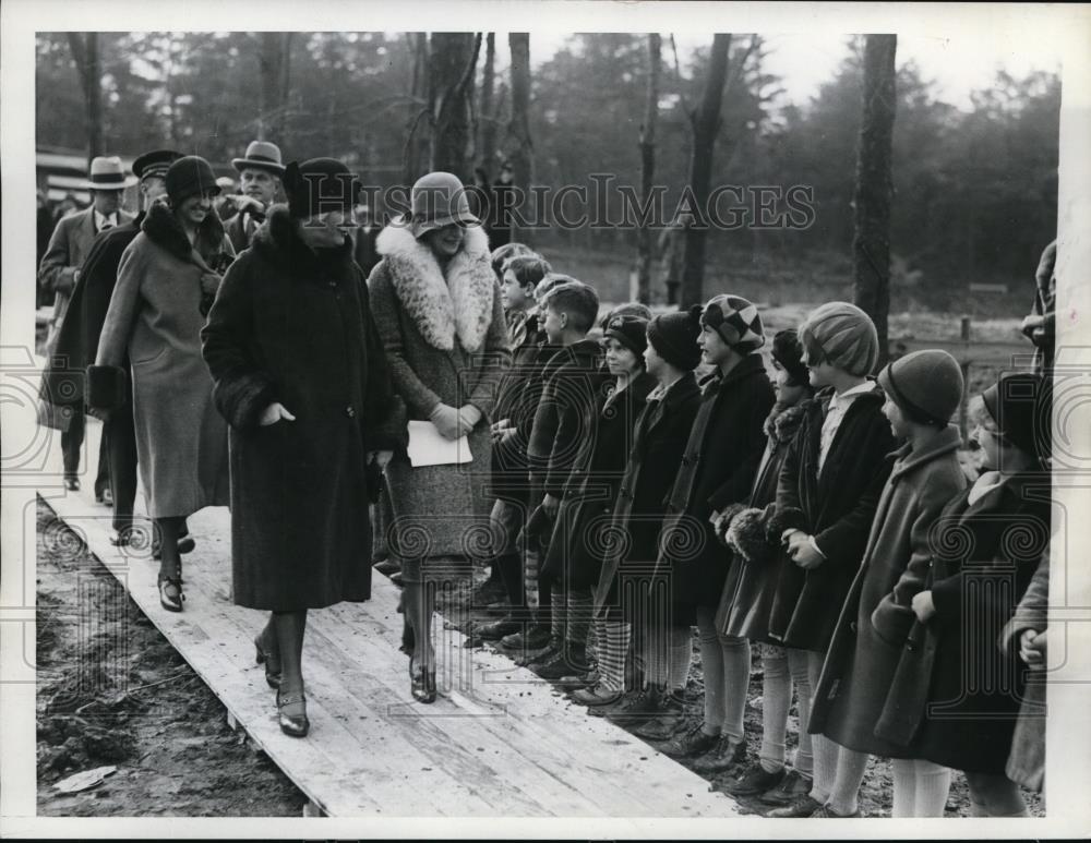 1929 Press Photo Mrs H. Hoover &amp; Mrs Alaexander Legare Pres. Children&#39;s Home - Historic Images