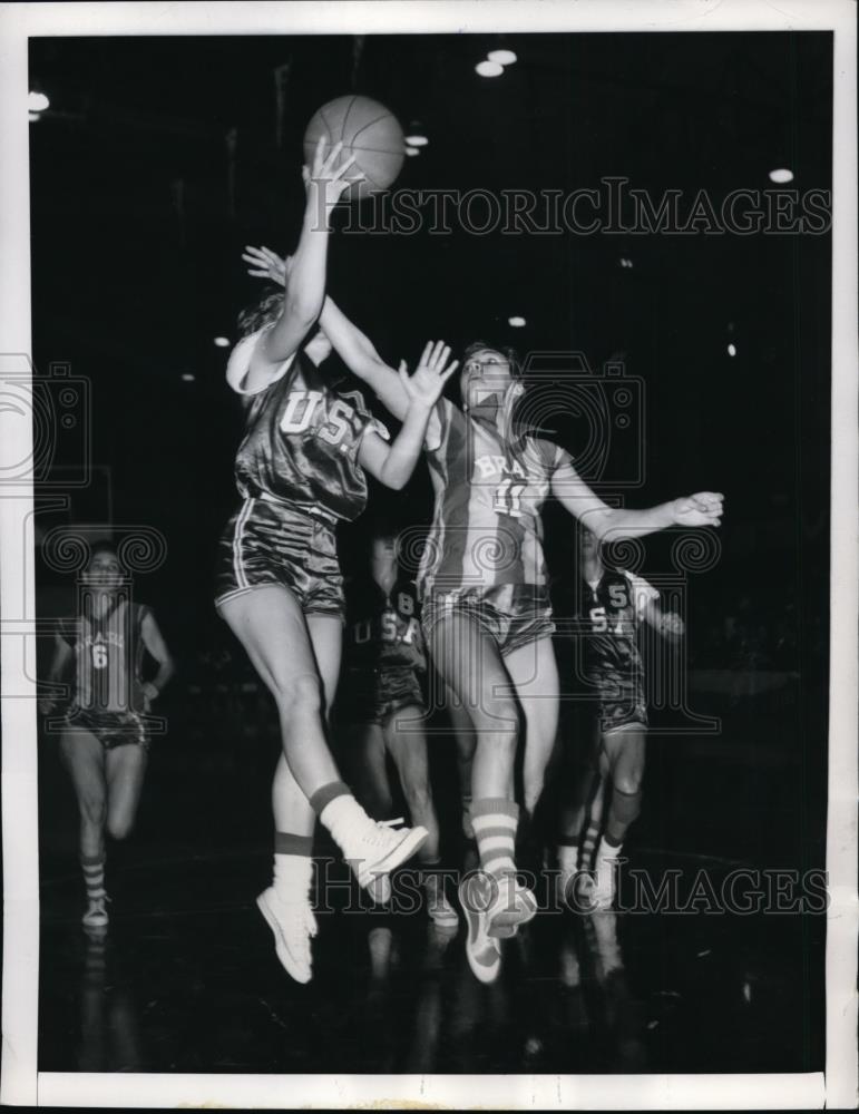 1959 Press Photo Chicago Brazils Neuei Ramos vs USA Joyce Ann Kite - nes28620 - Historic Images