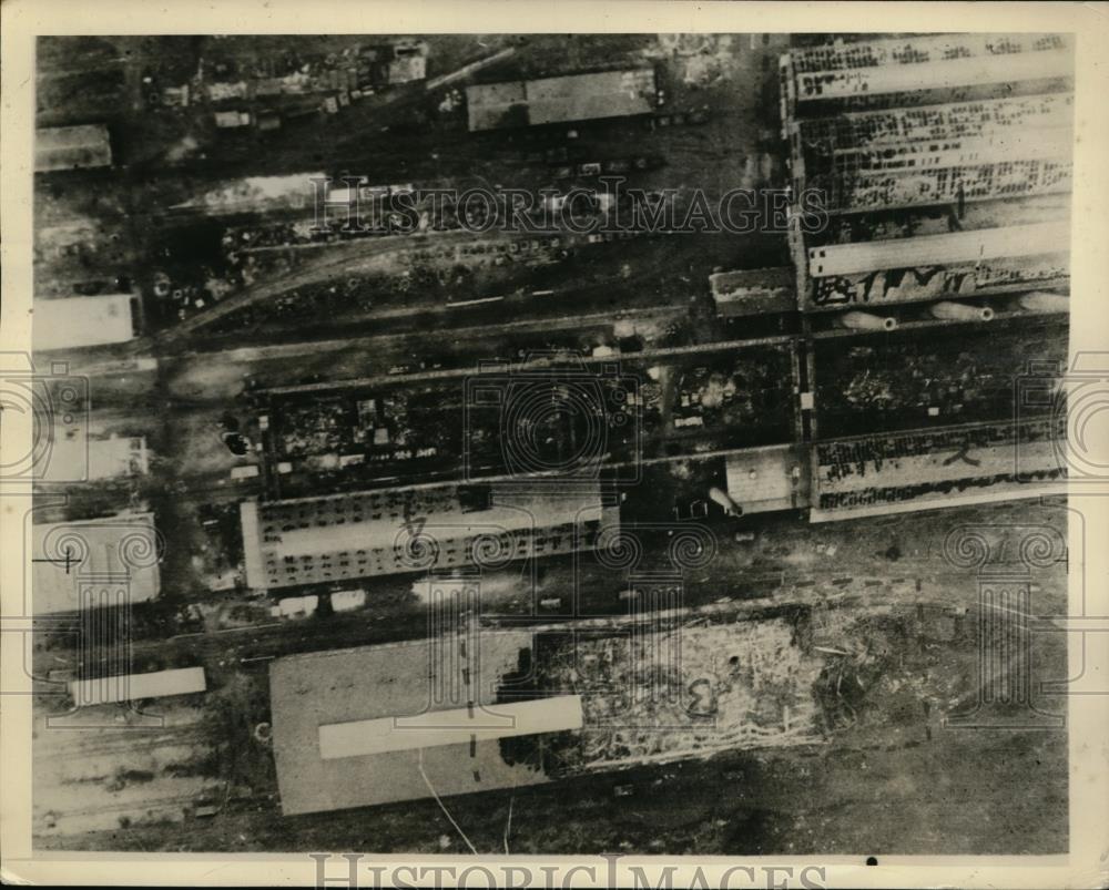 1942 Press Photo Factory at Le Creusot blasted by 94 Huge RAF Lancaster Bombers. - Historic Images