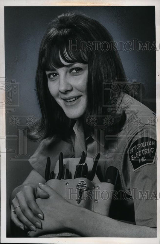 1967 Press Photo Ann Medevic Metropolitan Electric Incorporated - Historic Images