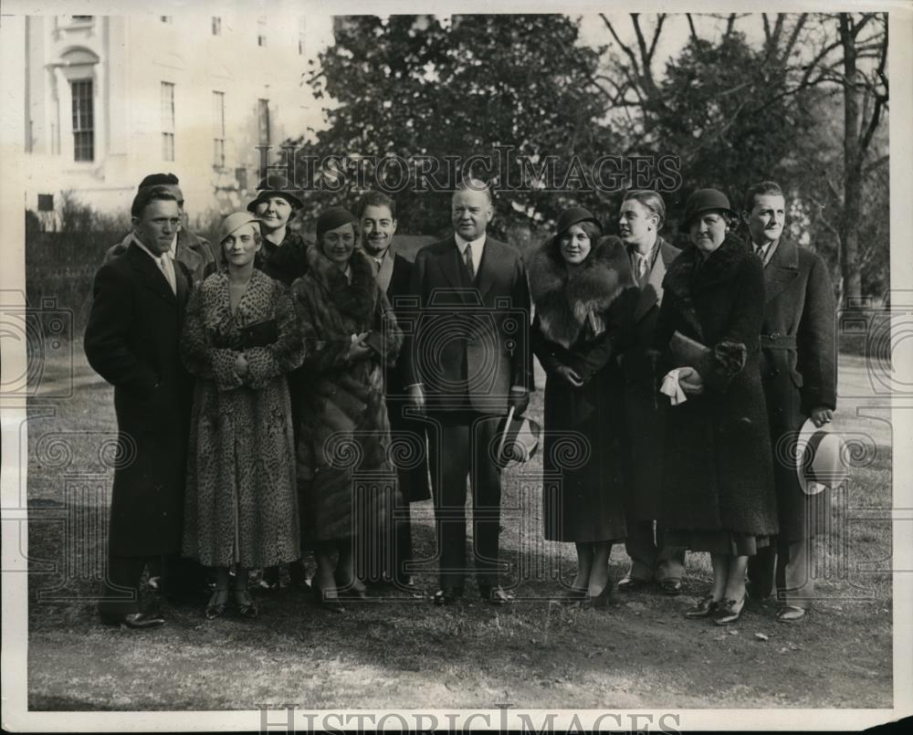 1932 Press Photo President Herbert Hoover Entertains Radio Audition Finalists - Historic Images