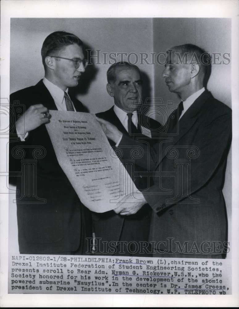 1955 Press Photo Frank Brown Chairman of Drexel Institute Federation Student Eng - Historic Images