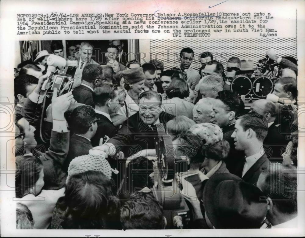 1964 Press Photo New York Governor Nelson A. Rockefeller Greets Supporters - Historic Images