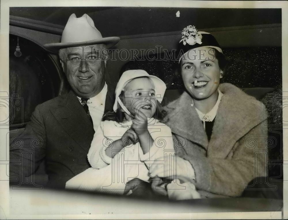 1937 Press Photo President Roosevelt with Elliott Roosevelt and Daughter Ruth - Historic Images