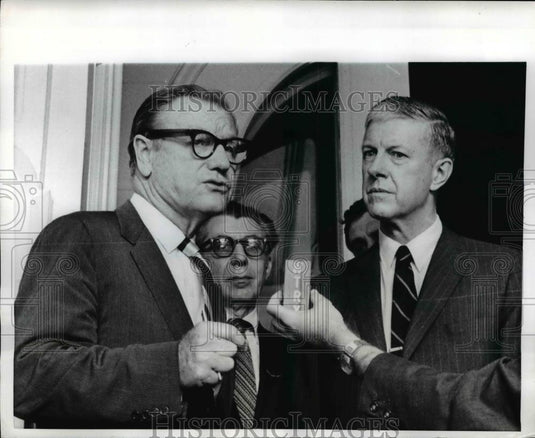 1970 Press Photo Gov. Nelson Rockefeller Meets With Charles Luce & Joe Swidler - Historic Images