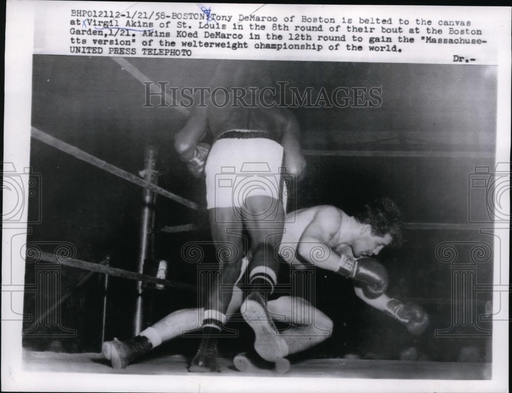 1958 Press Photo Boston Tony DeMarco downed by Virgil Akine - nes28211 - Historic Images