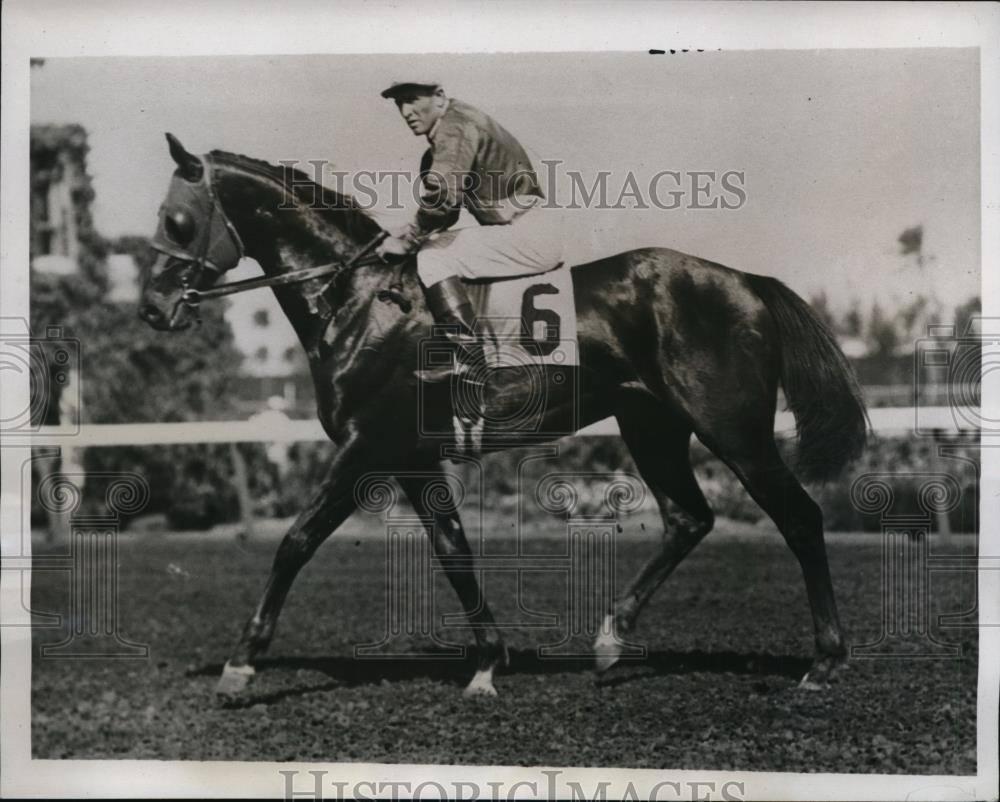 1934 Press Photo Jockey H Elston on Thataway for Kentucky Derby - nes29018 - Historic Images