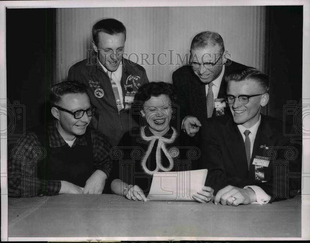 1957 Press Photo American Farm Bureau Federation Young People Committee Members - Historic Images