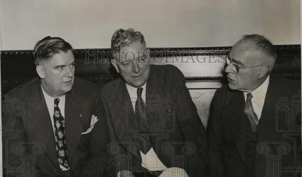 1937 Press Photo William V. Daley, Thomas Kilroy, James L. Mooney Senate Hearing - Historic Images