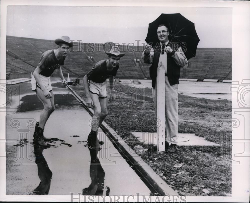 1953 Press Photo Lawrence Kansas track stars Wes Santee, Lloyd Koby - nes29268 - Historic Images