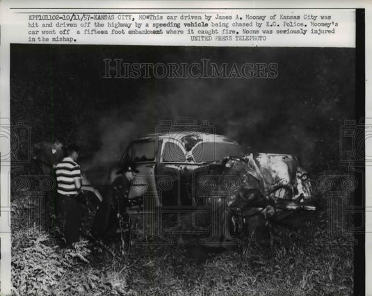 1957 Press Photo James A Mooney's Car after Being in an Accident and Burning - Historic Images