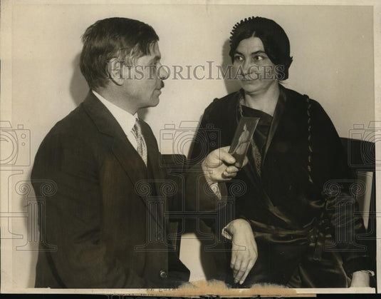 1931 Press Photo Mrs Katie Laimit & Nick Tickanoff of District Attorney - Historic Images