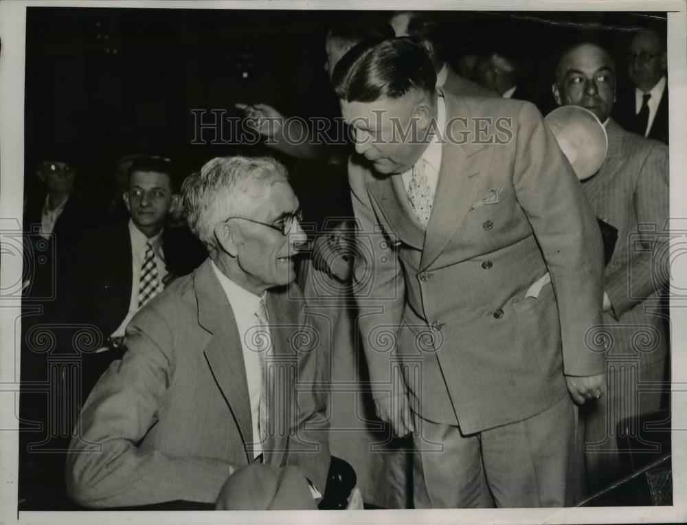 1936 Press Photo Dr Francis E Towensend conferring with Rep Martin Smith. - Historic Images