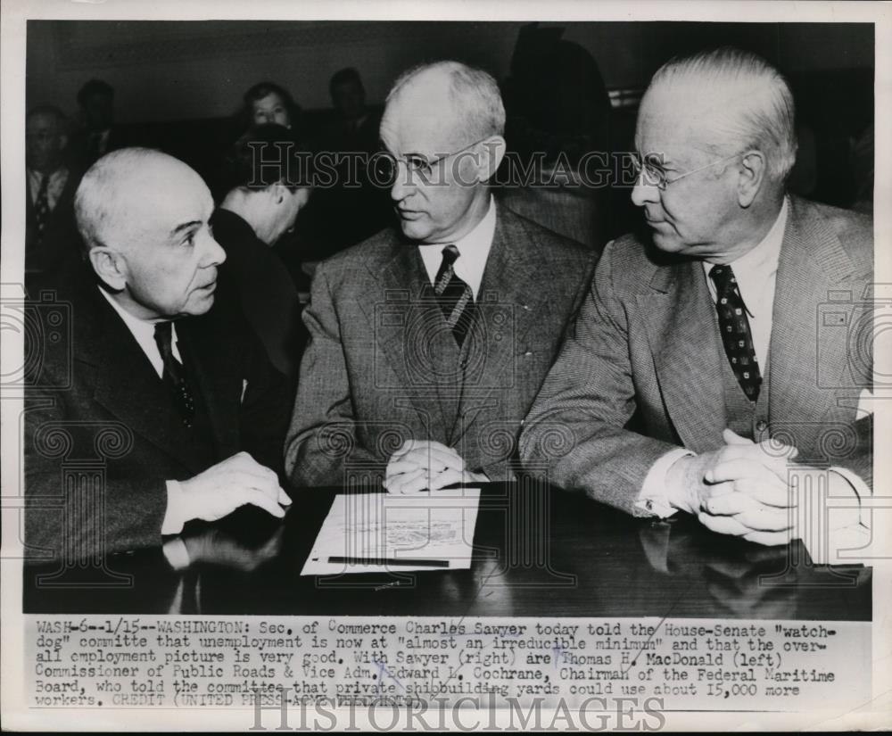 1952 Press Photo Commerce Sec. Charles Sawyer(r) unemployment is very good - Historic Images