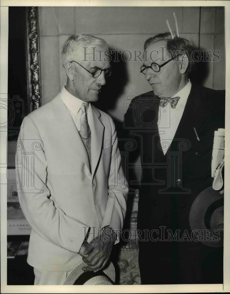 1936 Press Photo Dr Francis Townsend of Townsend Plan fame spreading his ideas. - Historic Images