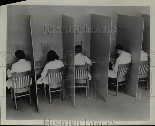 1952 Press Photo Evans Research & Development Corp Organoleptic Panel - Historic Images